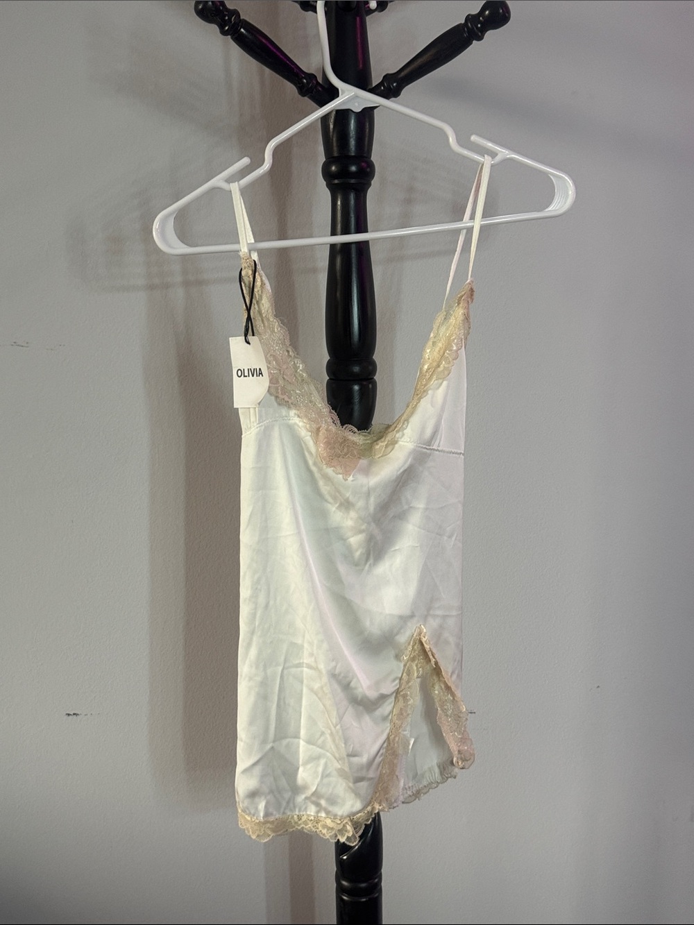 Olivia Cream Lace-Trim Chemise 1.T